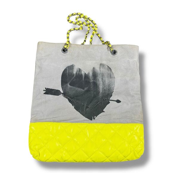 Princess Vera Wang Tote Bag Quilted Yellow Gray Heart Graphic Y2K Style - Picture 1 of 11